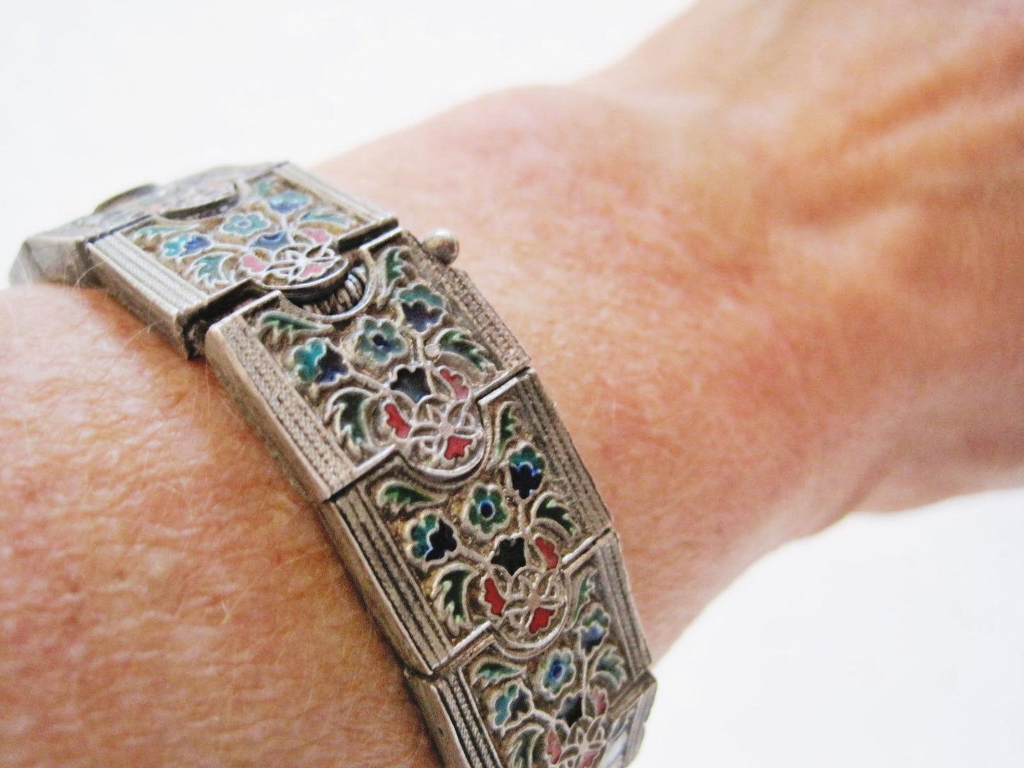 Classy Vintage Turkish Silver and Enamel Caucasian Style Bracelet - Anteeka