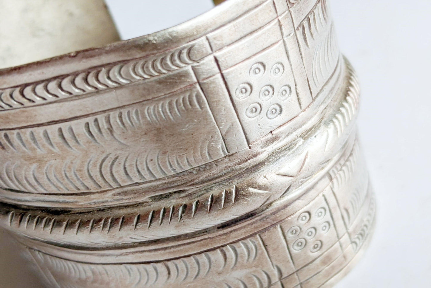 Vintage 800 Silver Amazigh Cuff Bracelet Made in Egypt - Anteeka