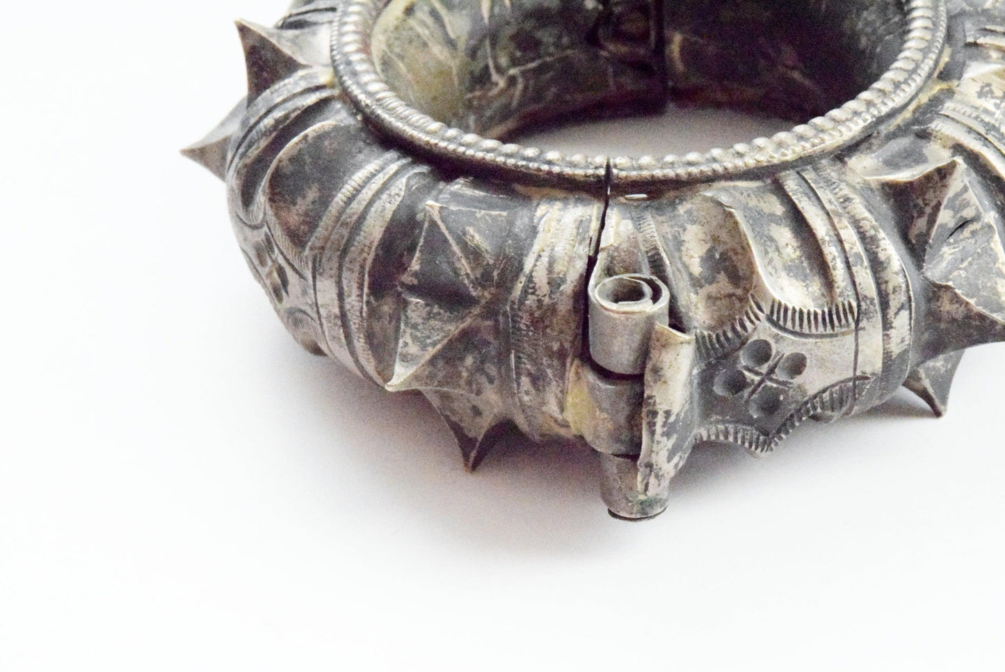 Vintage Indian Spike Bracelet for Small Wrist - Anteeka