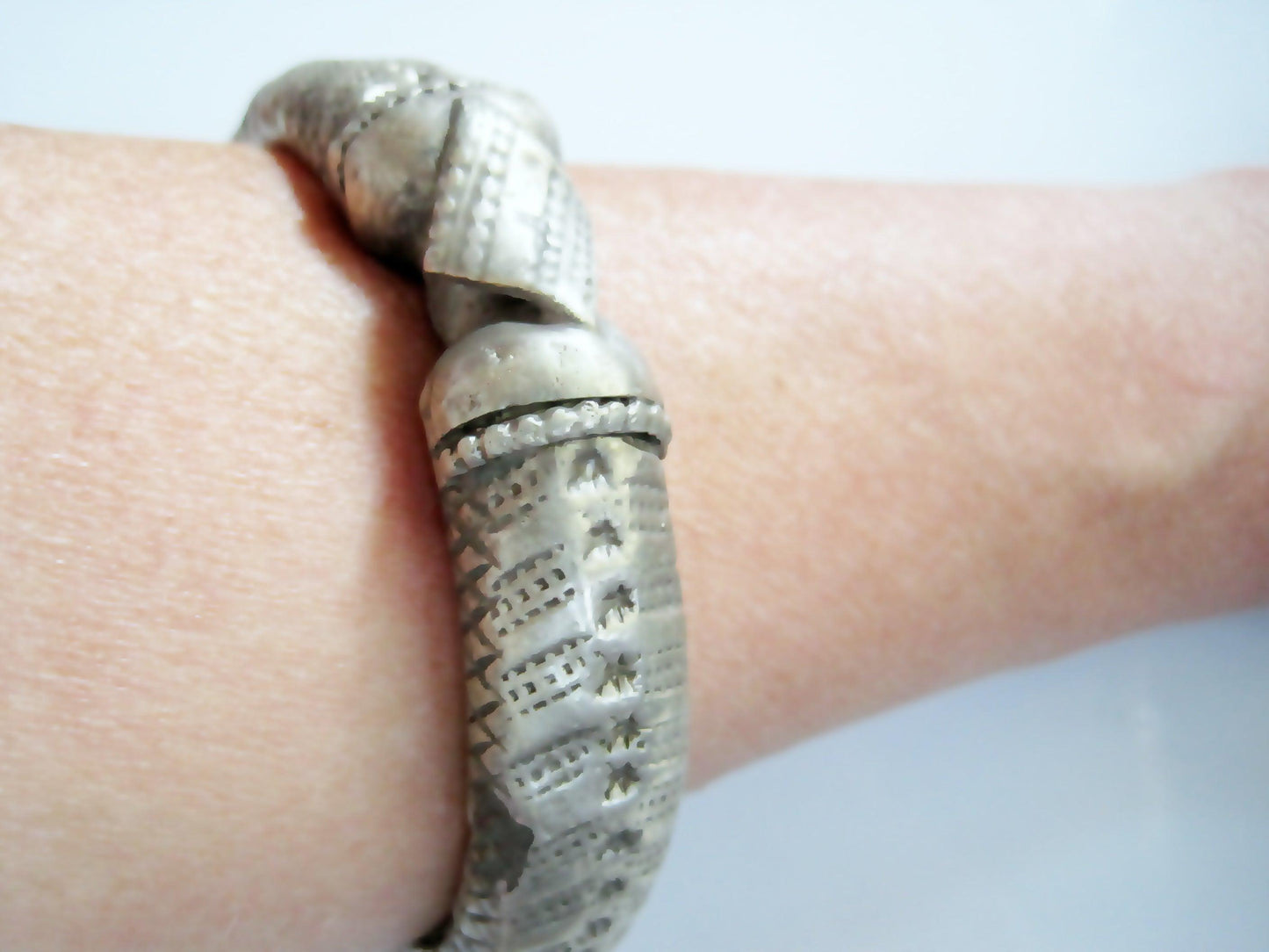 Vintage Metal Bedouin Bracelet or Bangle from Yemen - Anteeka