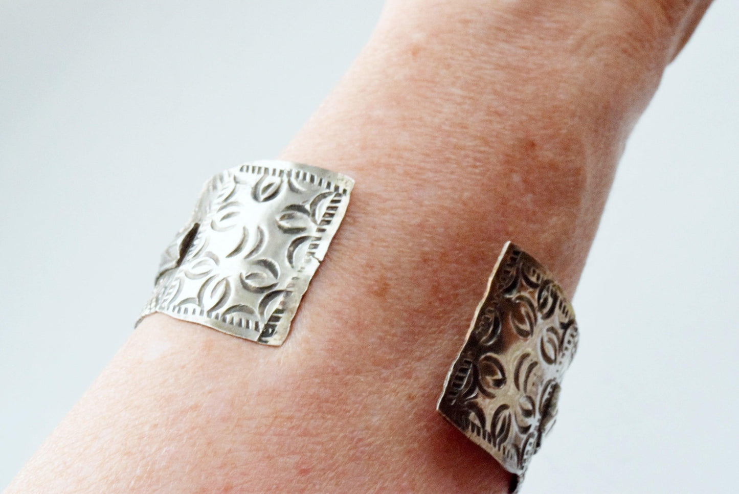 Vintage Silver Berber Bracelet from Tunisia - Anteeka