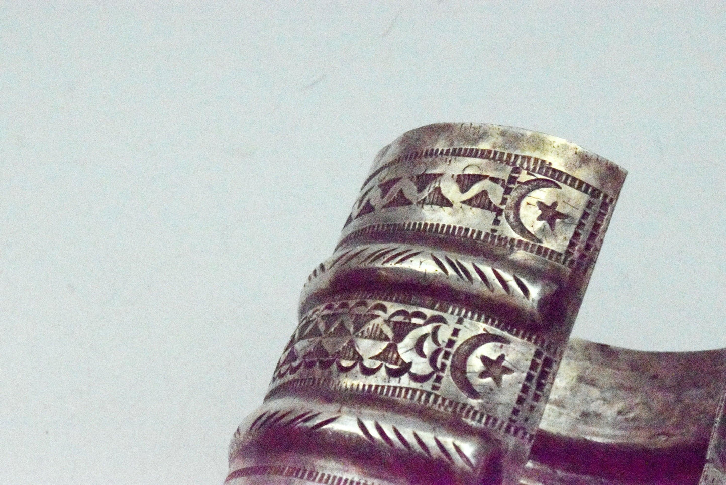 Vintage Wide Silver Siwa Bracelet - Anteeka