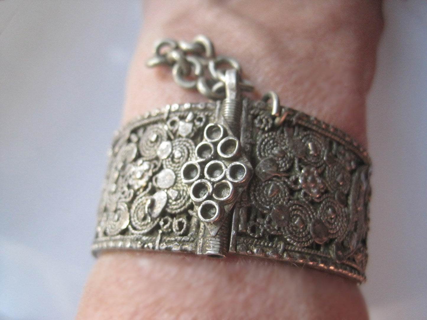 Vintage Yemeni Filigree Flower and Fish Bracelet - Anteeka
