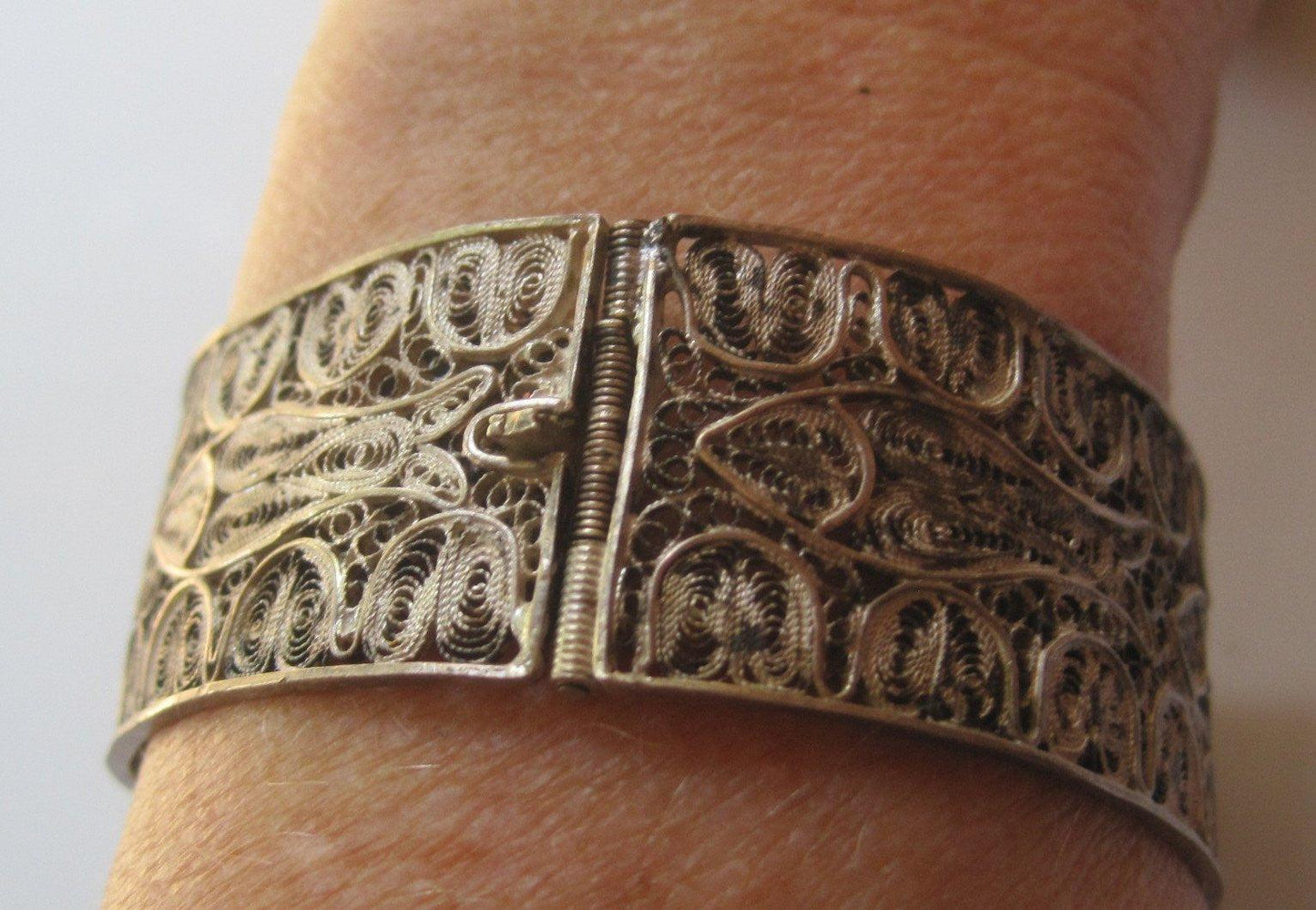 Vintage Yemeni Silver Filigree Fish Bracelet - Anteeka
