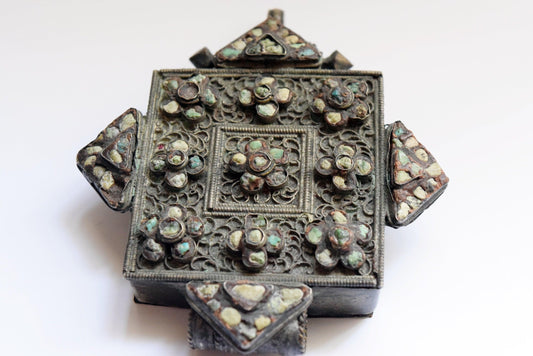 Antique Tibetan Gau with Filigree and Turquoise - Anteeka