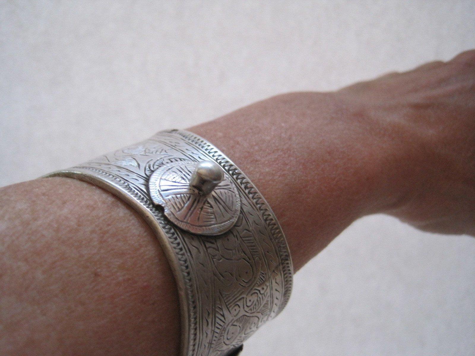 Beautiful Vintage Silver Flared Cuff Bracelet from Morocco - Anteeka