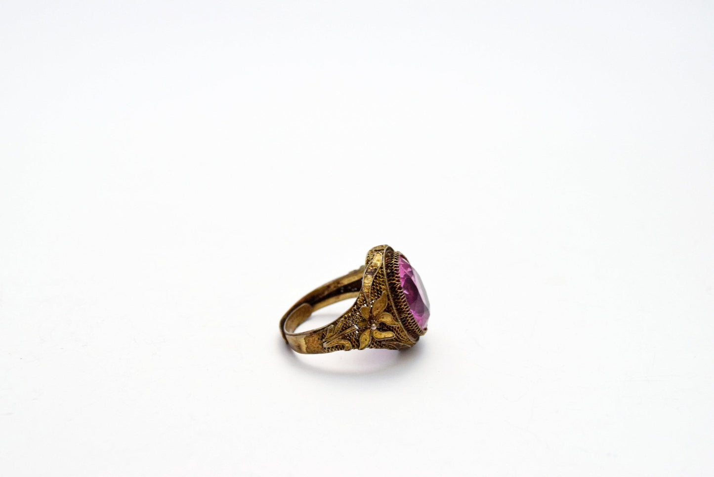 Chinese Export Ring with Purple Oval Cabochon - Anteeka