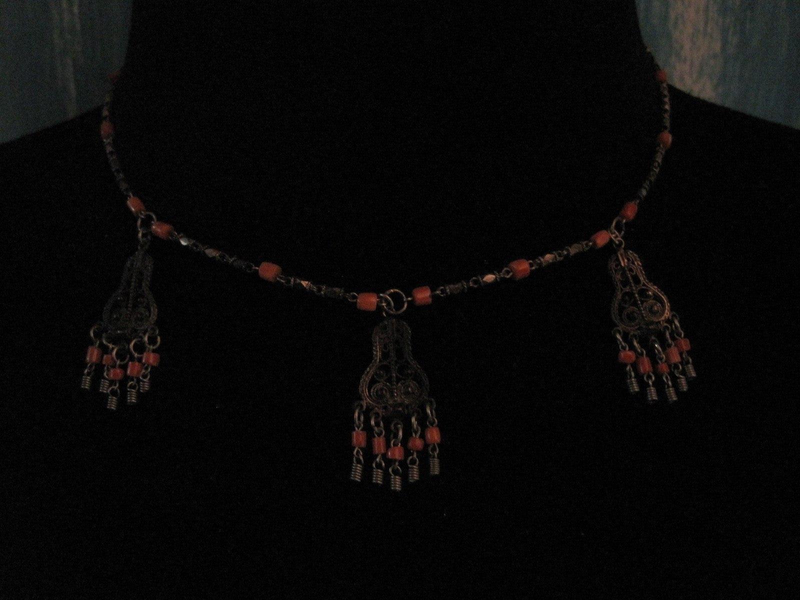 three pendant necklace