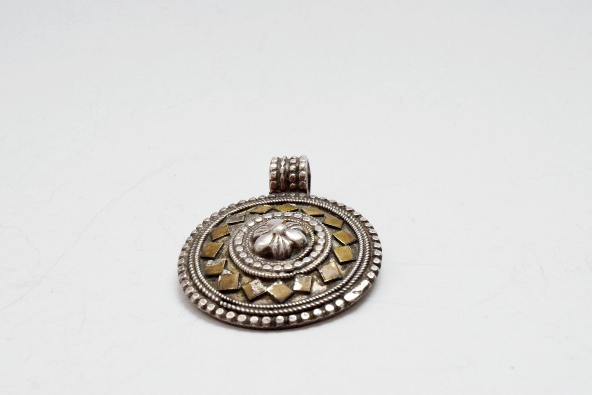 Omani Silver Pendant - Anteeka