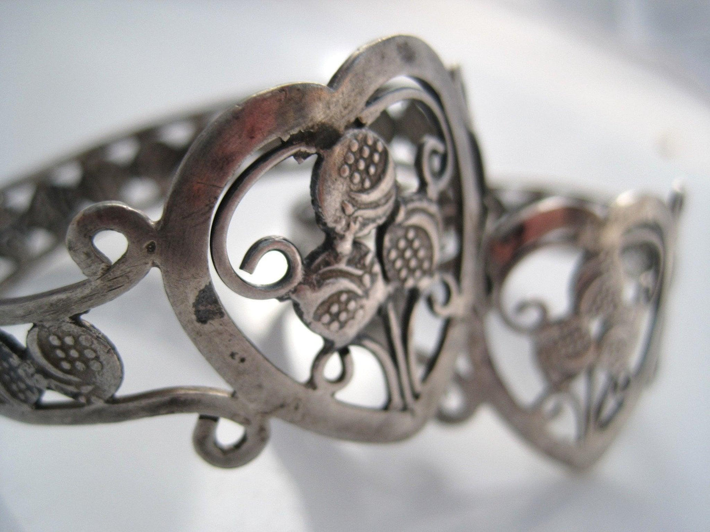 Pair of Silver Middle East Open Work Baby Bracelets or Napkin Rings - Anteeka
