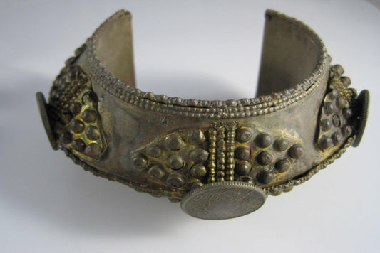 Heavy Bedouin Metal Bracelet With Saudi Coins - Anteeka