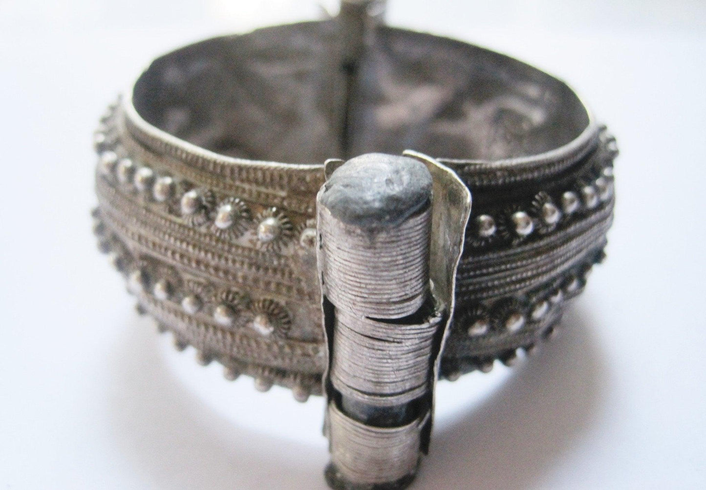 Antique Jewish Yemeni Silver Signed Bracelet for Small Wrist. - Anteeka