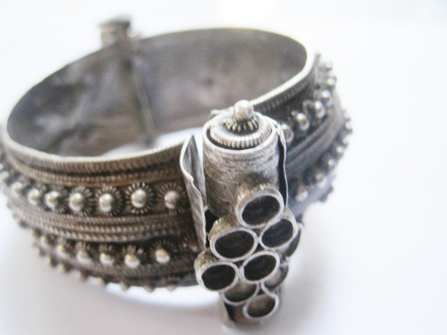Antique Jewish Yemeni Silver Signed Bracelet for Small Wrist. - Anteeka