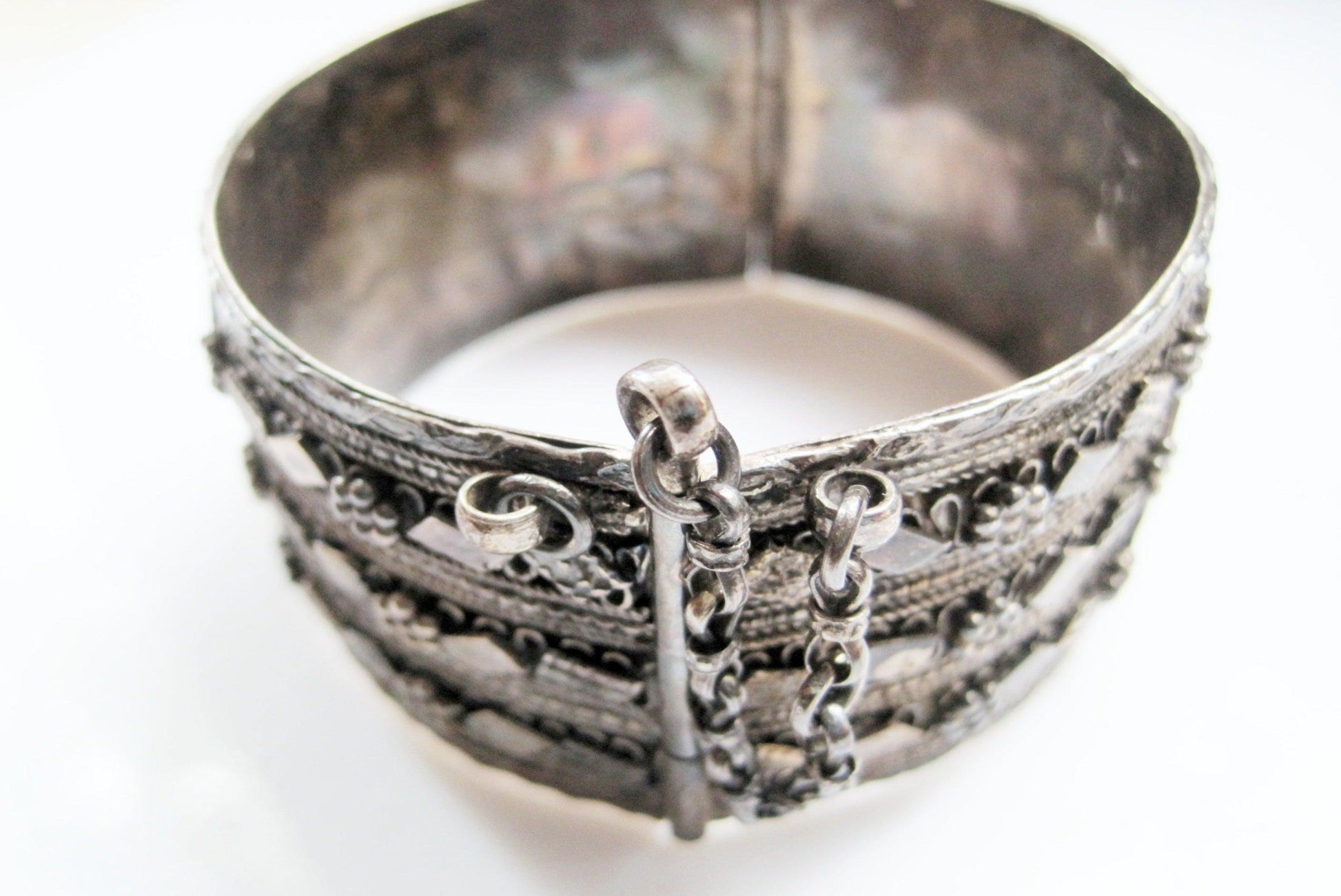 Silver Yemeni Hinged Bracelet - Anteeka