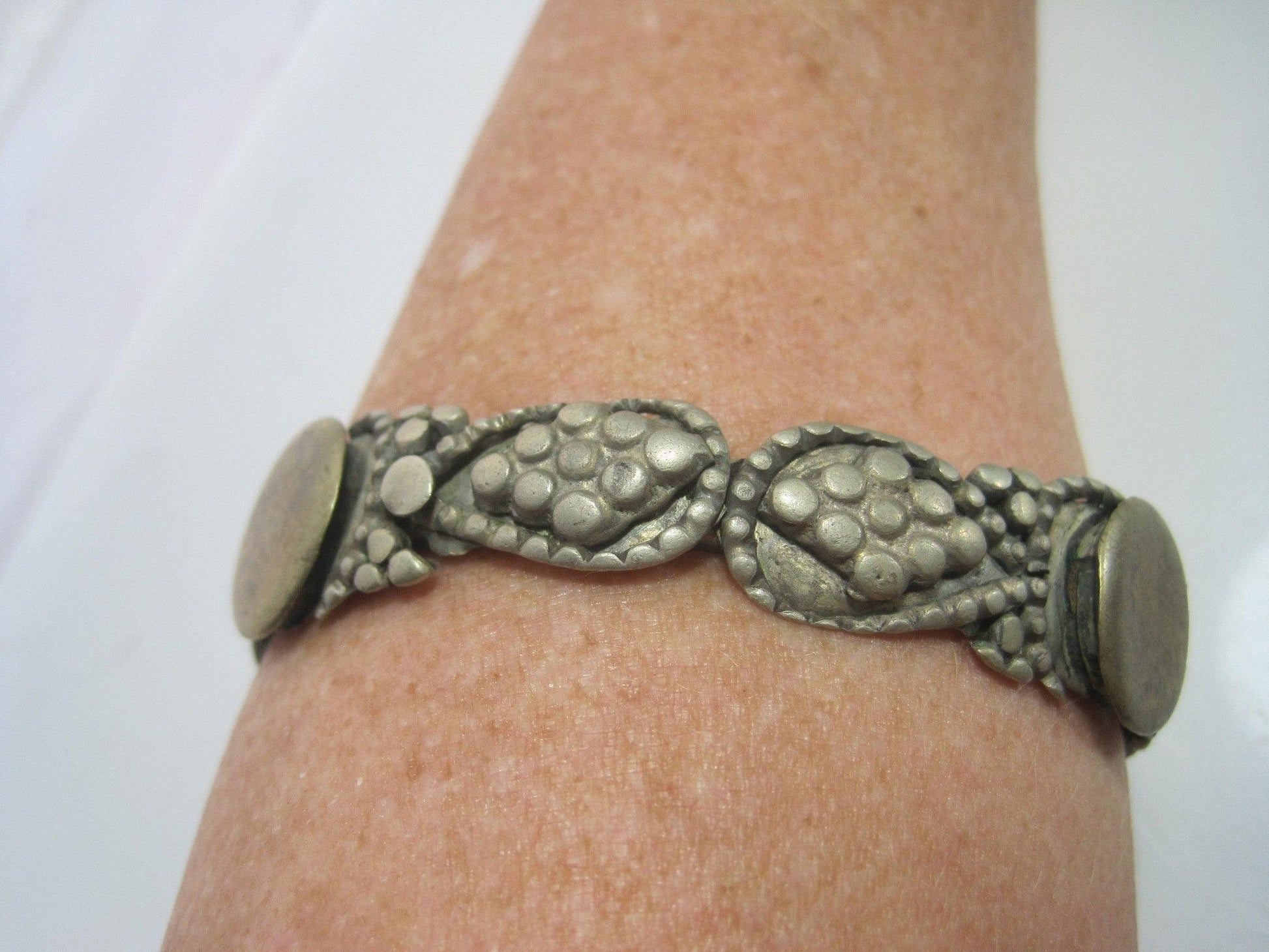 Vintage Bedouin C Shaped Upper Arm Bracelet or Armlet From the Arabian Peninsula - Anteeka