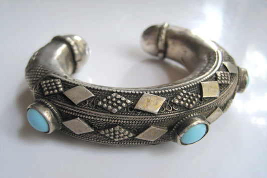 Vintage Bedouin Silver Bracelet from the Arabian Peninsula - Anteeka