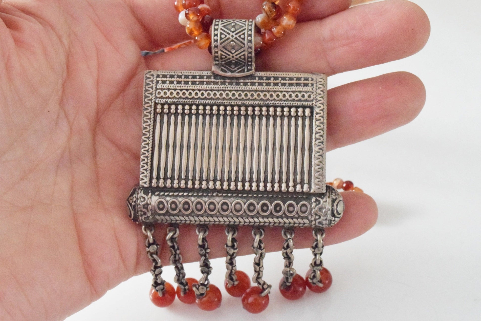 Vintage Egyptian Pendant Agate Bead Necklace with Agate Beads - Anteeka