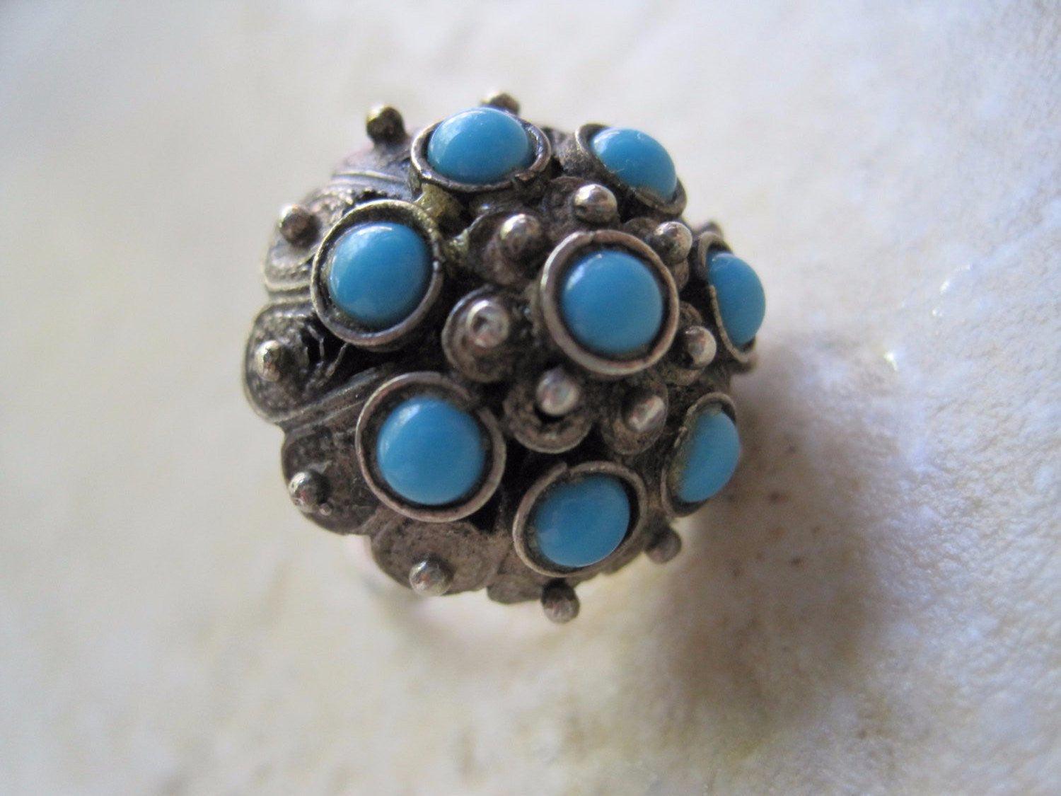 Vintage Etruscan Style Sterling Silver Filigree and Turquoise Cluster Ring - Anteeka