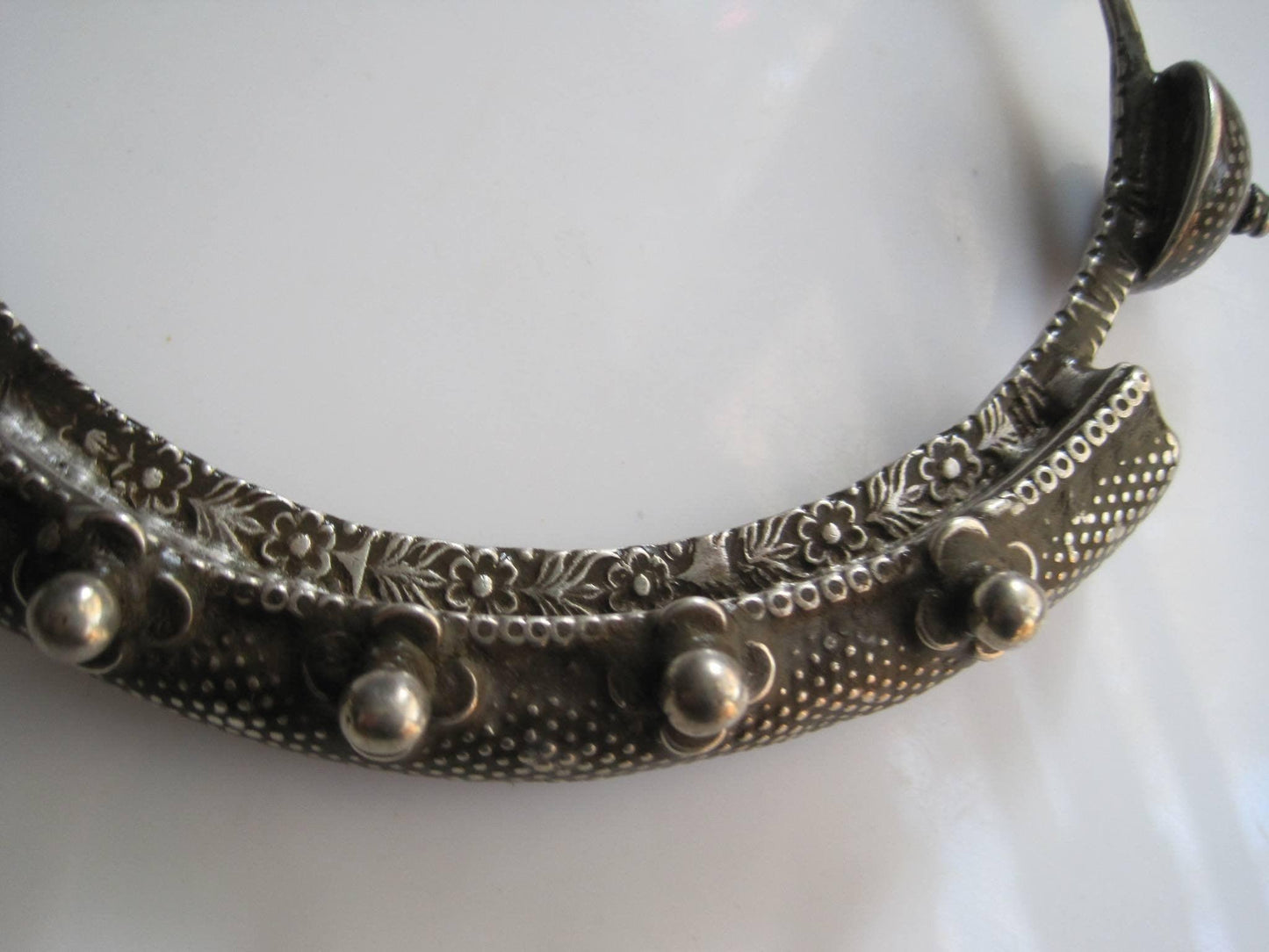 indian tribal neck ring