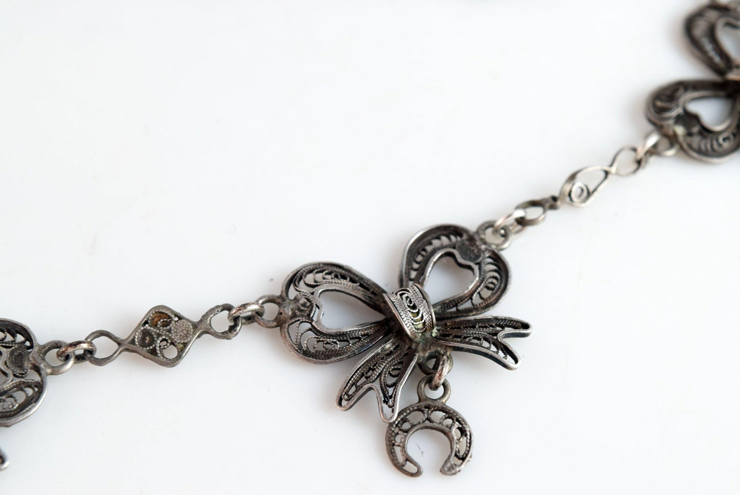 filigree bow necklace