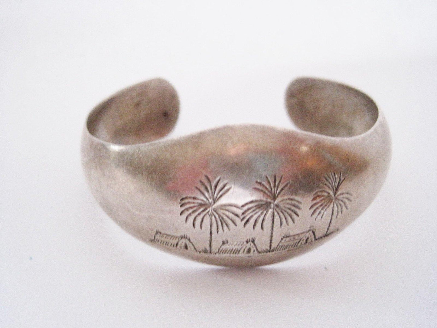Vintage Marsh Arab Silver Hand Etched Bracelet - Anteeka