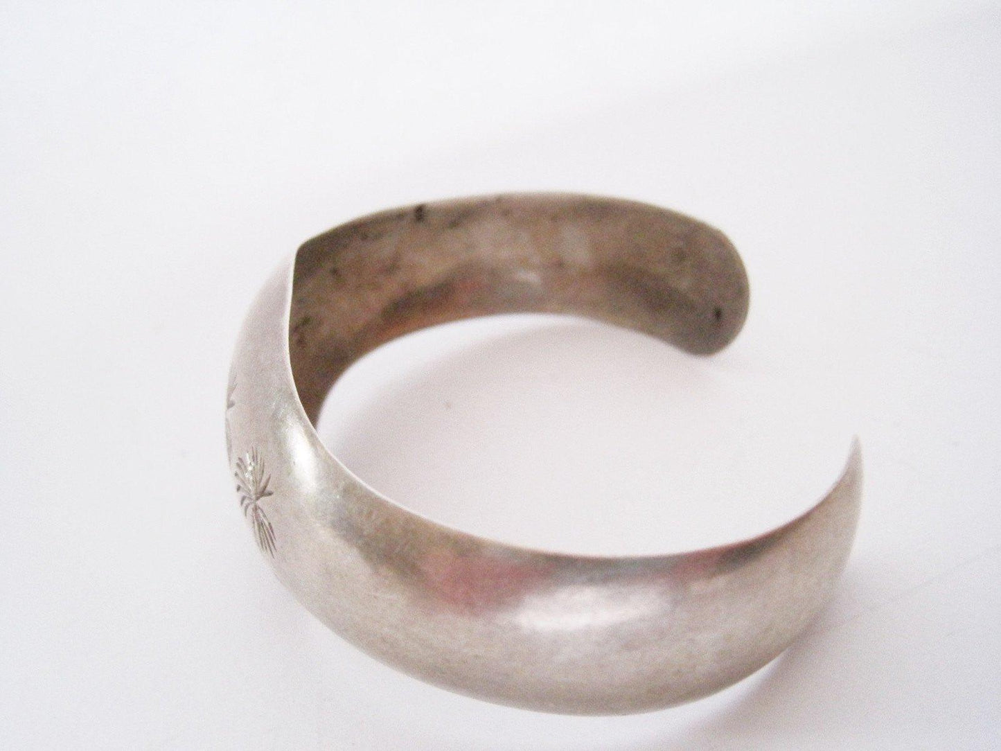 Vintage Marsh Arab Silver Hand Etched Bracelet - Anteeka