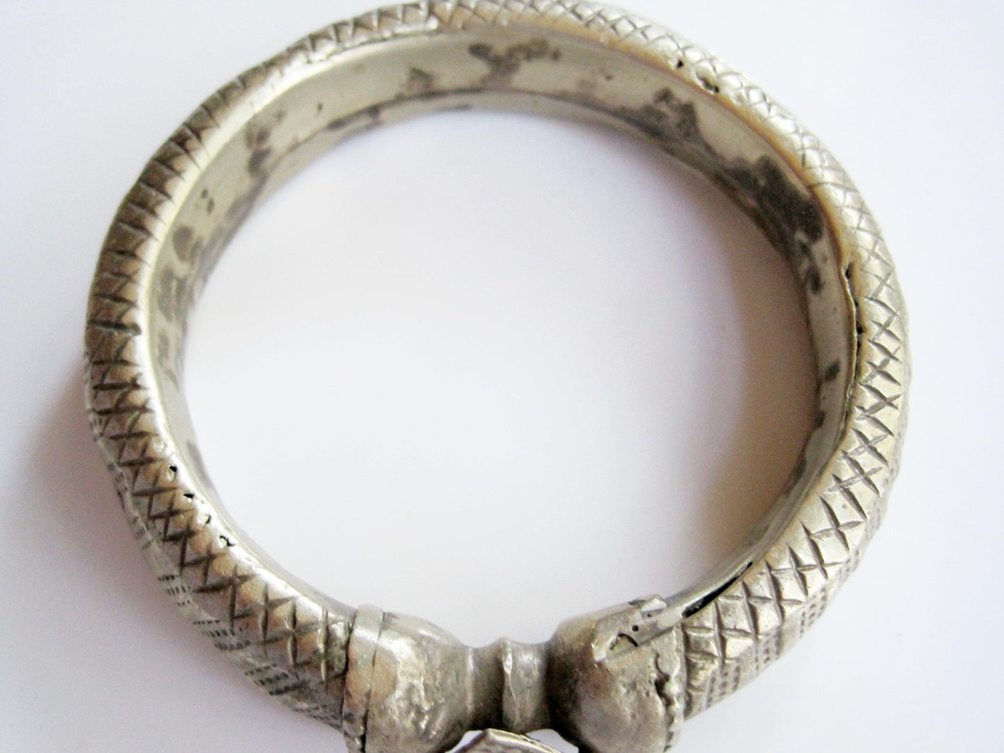 Vintage Metal Bedouin Bracelet or Bangle from Yemen - Anteeka