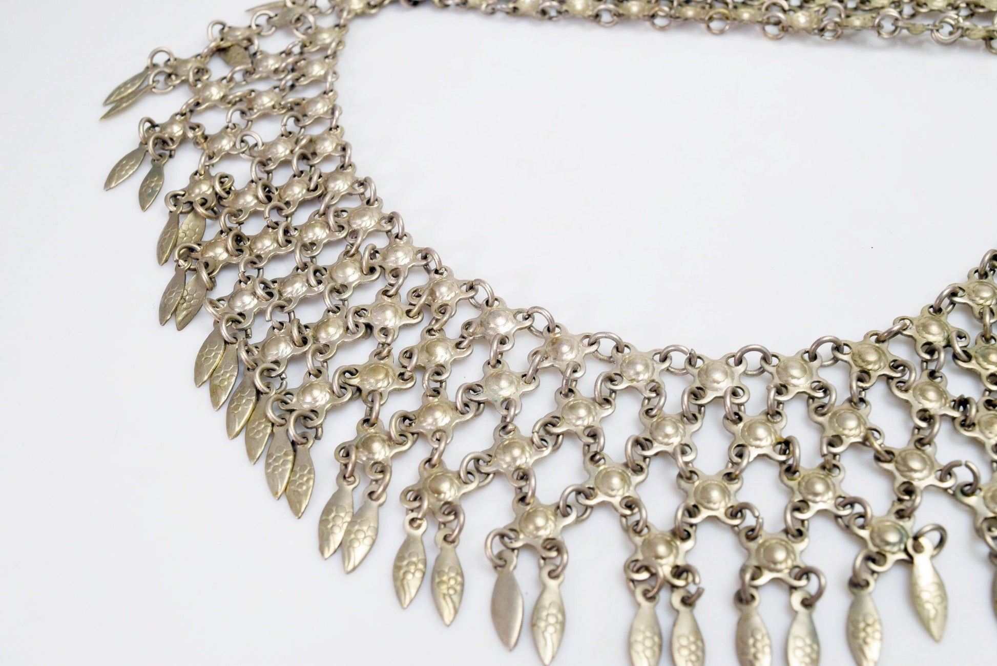 silver tone necklace