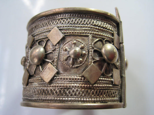 Vintage Nubian Rashaida Bedouin Silver Bracelet - Anteeka