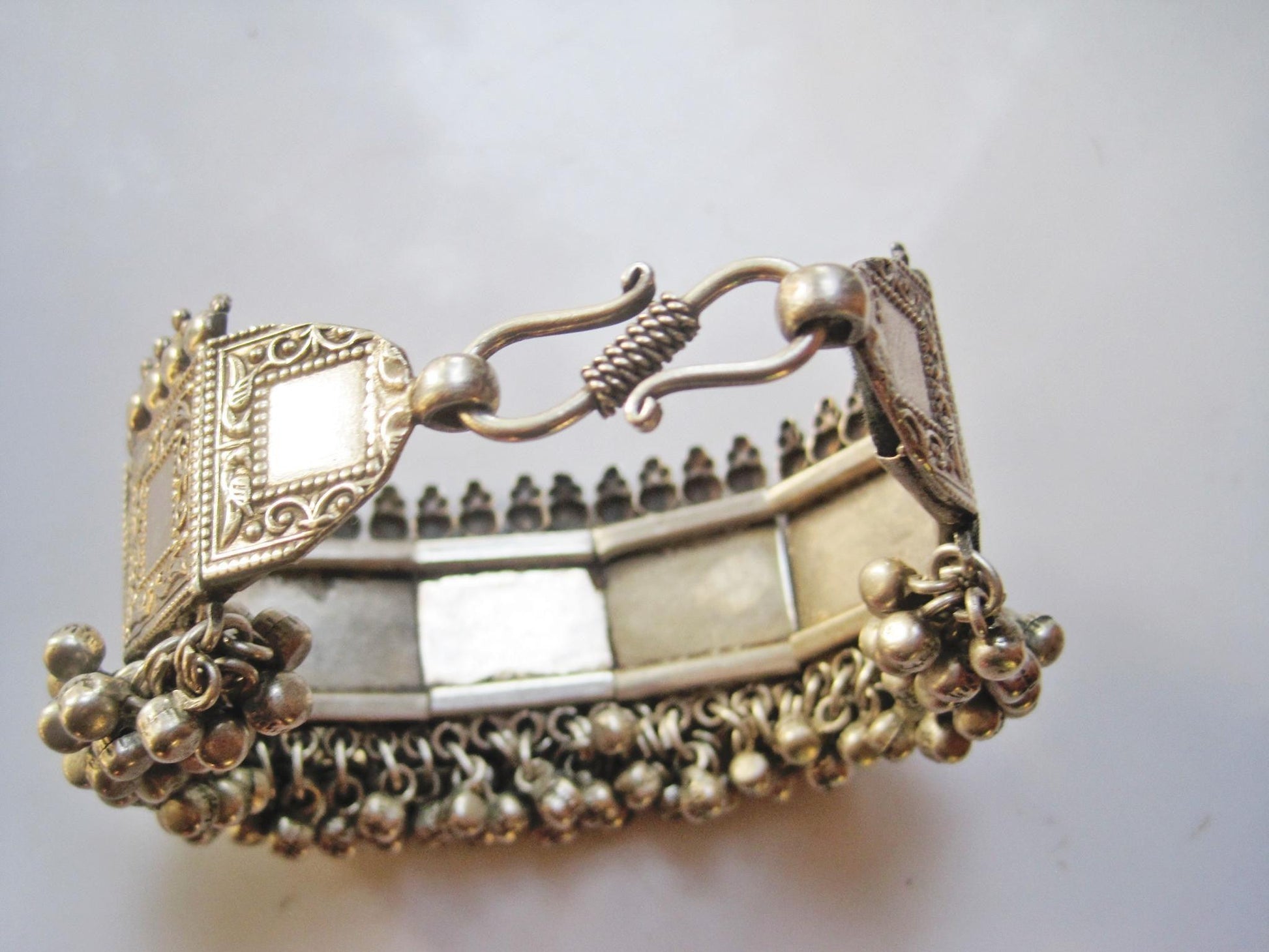Vintage Silver Arm Indian Bracelet or Bazuband from Rajsathan - Anteeka