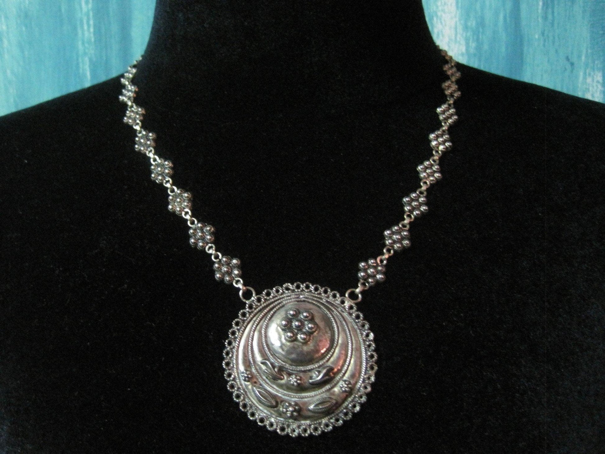 Vintage Silver Turkish Necklace - Anteeka