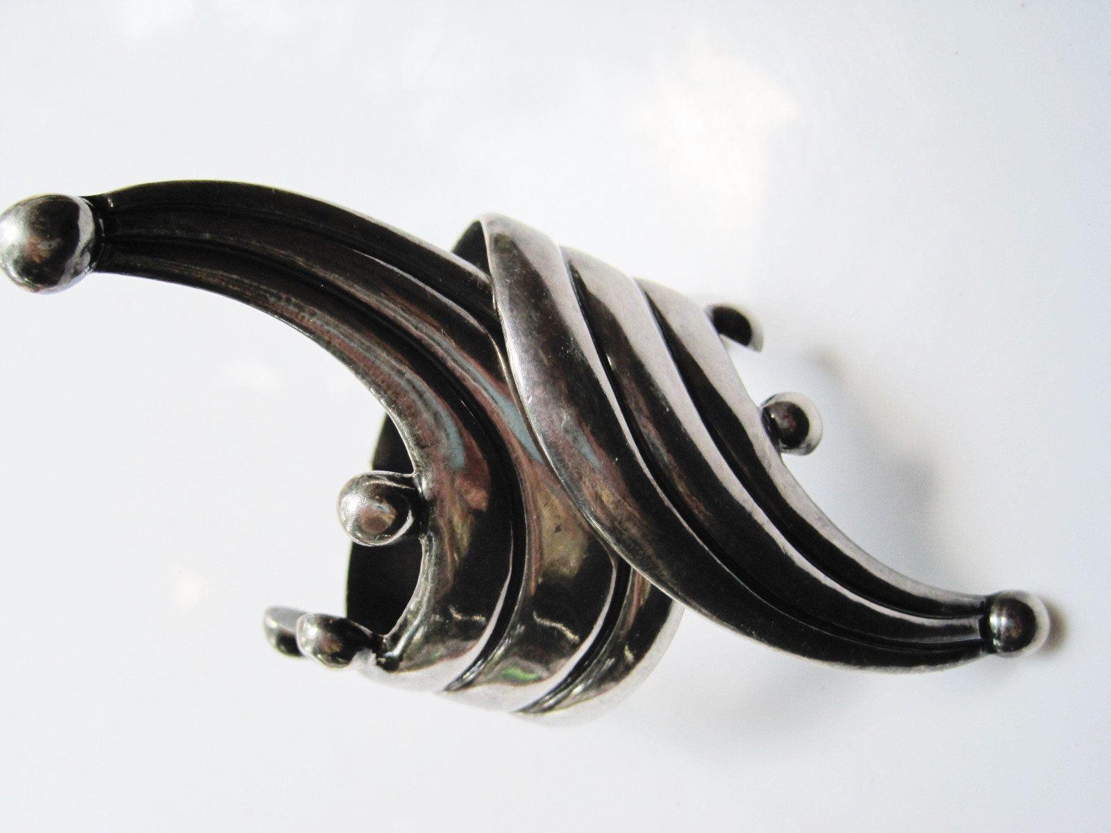 Vintage Small Mexican Sterling Silver Clamper Bracelet - Mid Century Spring Hinged Bracelet - Anteeka
