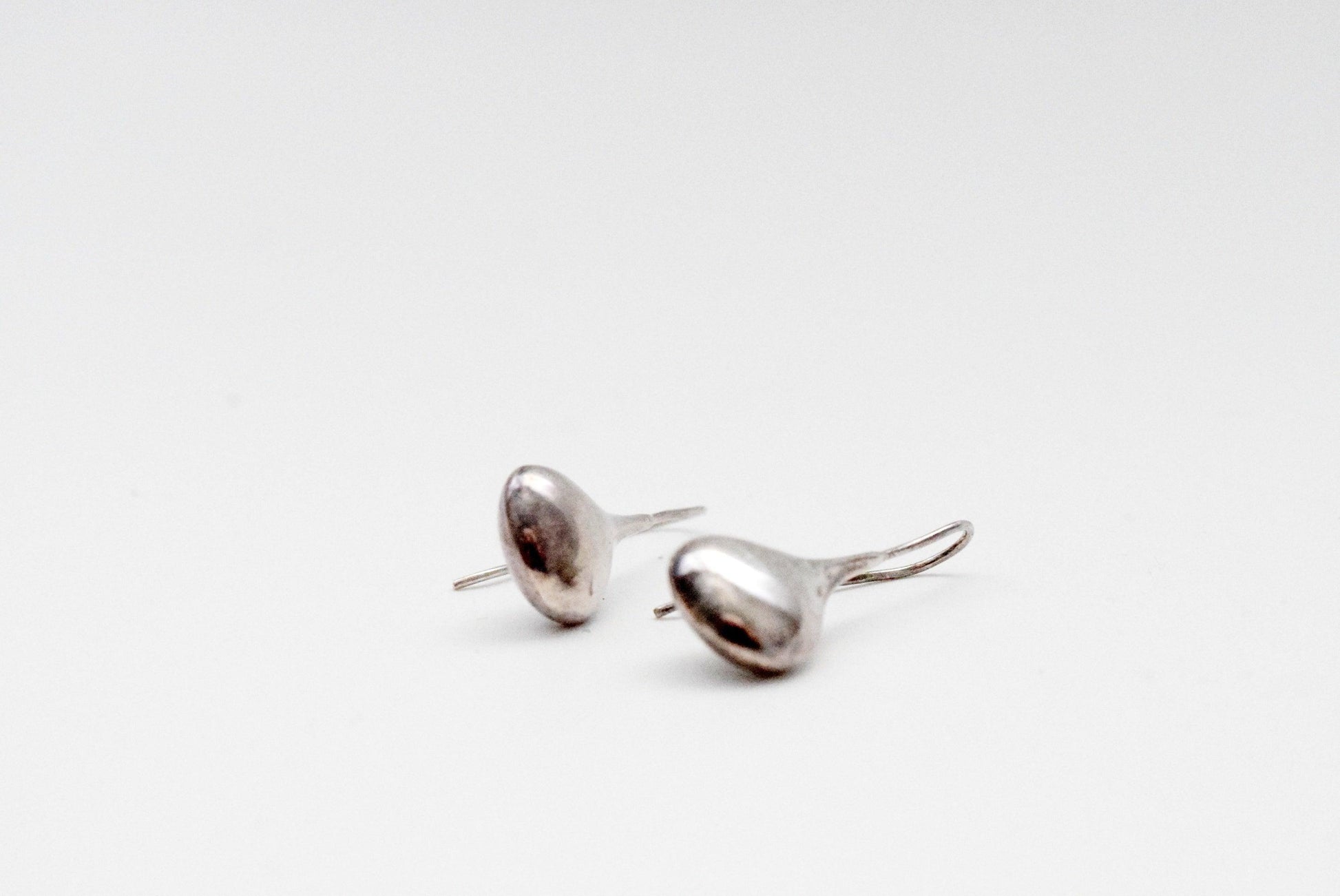 Vintage Small Sterling Silver Mexican Tear Drop Earrings - Anteeka