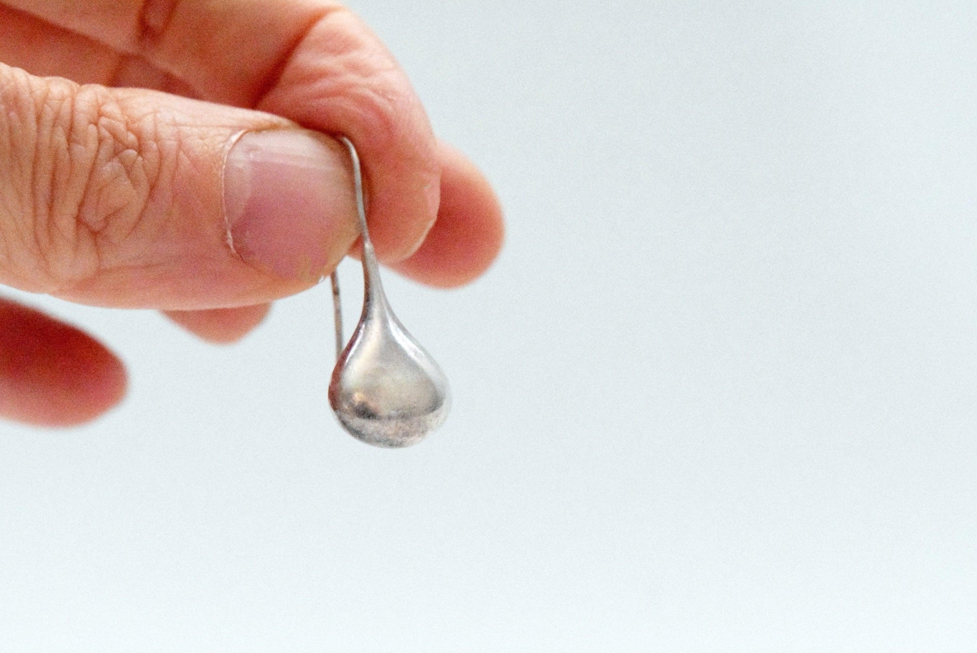 Vintage Small Sterling Silver Mexican Tear Drop Earrings - Anteeka