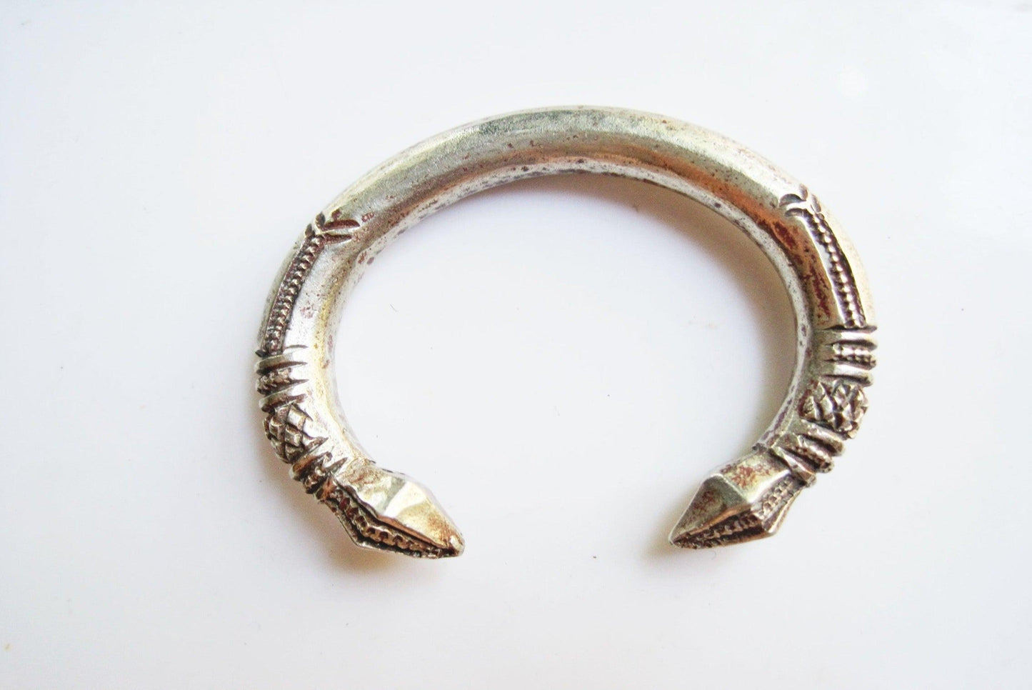 Vintage Solid Bedouin Cuff with Stylized Snake Head Finials - Anteeka