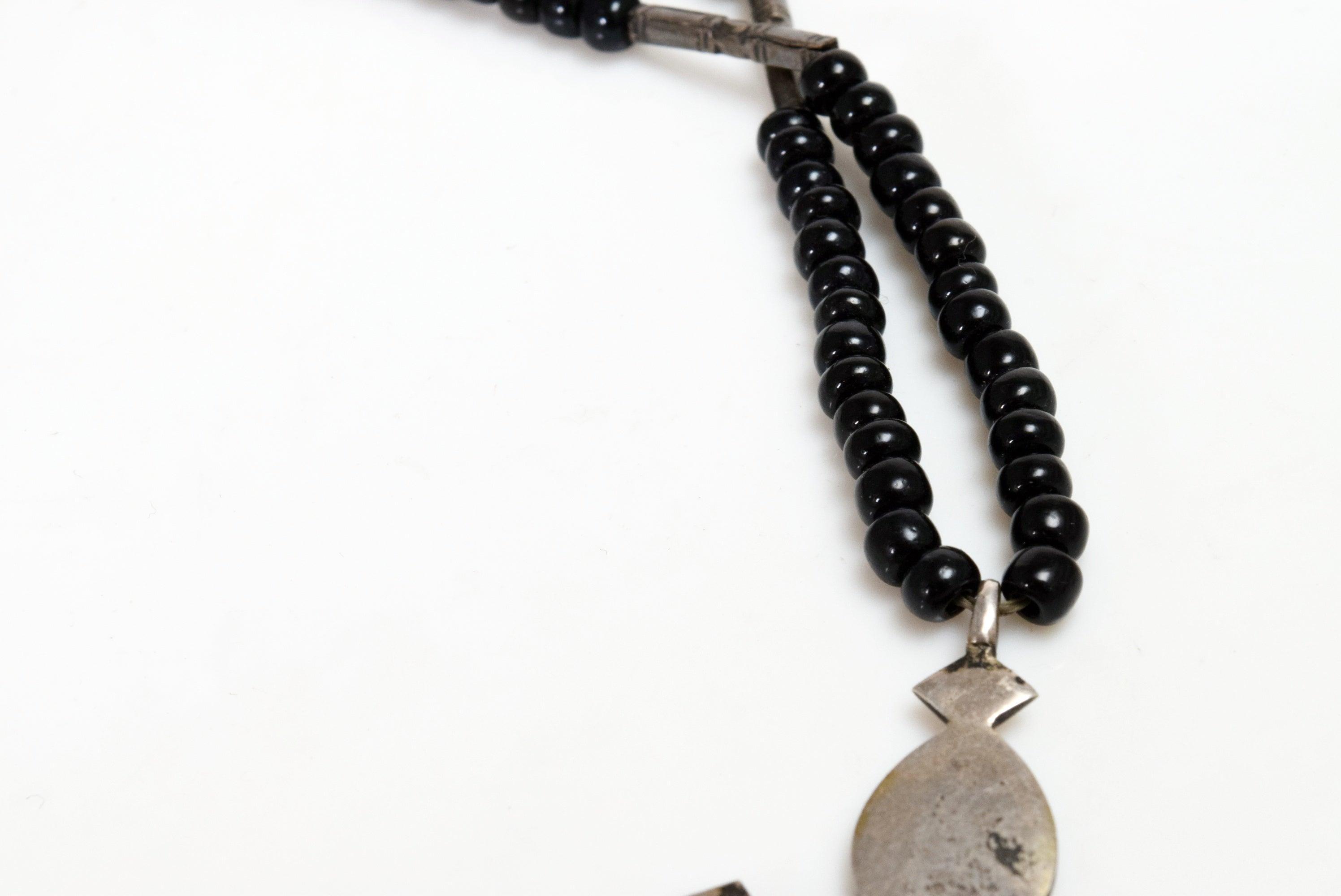 Large Tuareg hinged outlets necklace with Carnelean & Onyx, Silver Beads