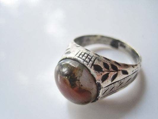 Vintage Yemeni Man Ring Sterling Silver and Agate Size 12 - Anteeka